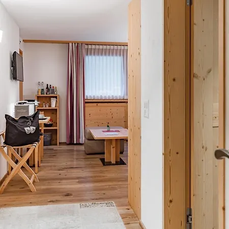 Hotell Sarain Active Mountain Lenz